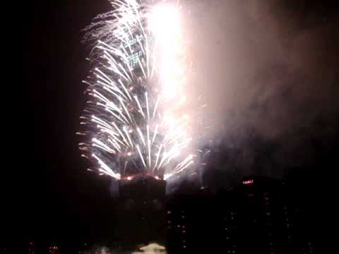 Youtube: 2010 Taipei 101 Fireworks - 2010 台北101煙火秀