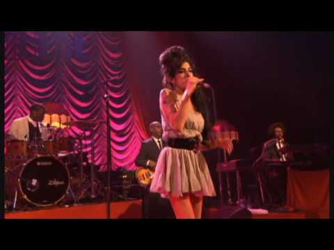 Youtube: Amy Winehouse - Me & Mr. Jones - Live HD