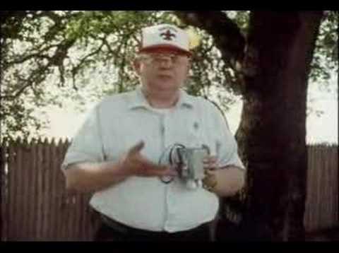 Youtube: Photo & 1st hand witness of grassy knoll JFK assassin 1 of 2