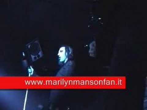 Youtube: Marilyn Manson - Working Class Hero (live acoustic)