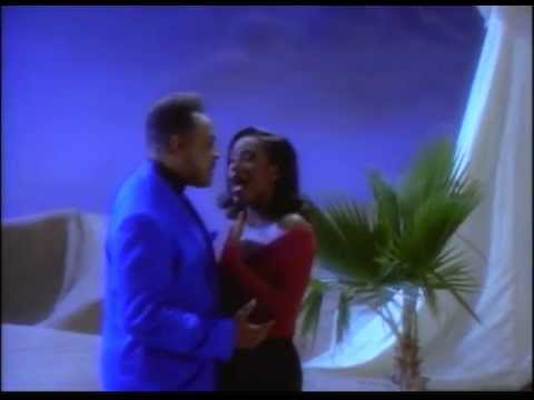Youtube: A Whole New World - Peabo Bryson and Regina Belle