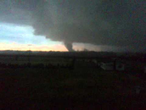Youtube: Tornado von Osternienburg aus gefilmt (11.Sep.2011)