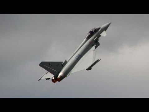 Youtube: Eurofighter Typhoon - Extreme Demonstration of maneuverability