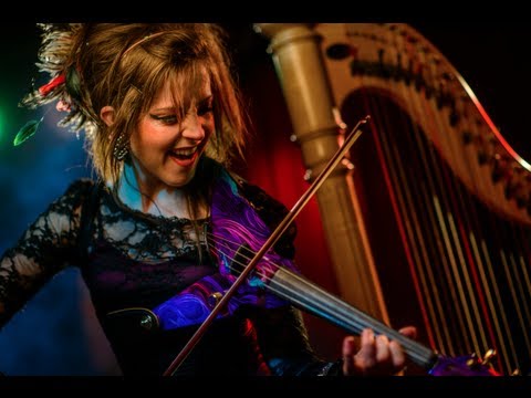 Youtube: Lindsey Stirling - Phantom of the Opera (Official Music Video)