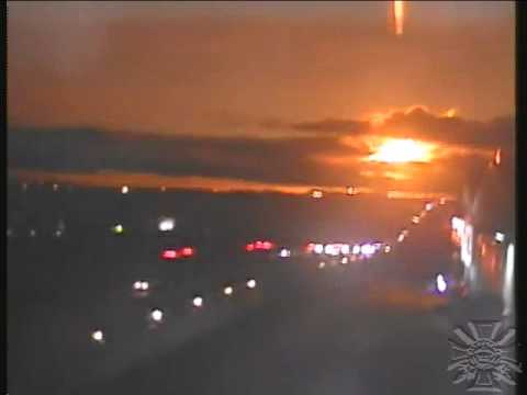 Youtube: Meteor lights up sky in South Africa [both angles]