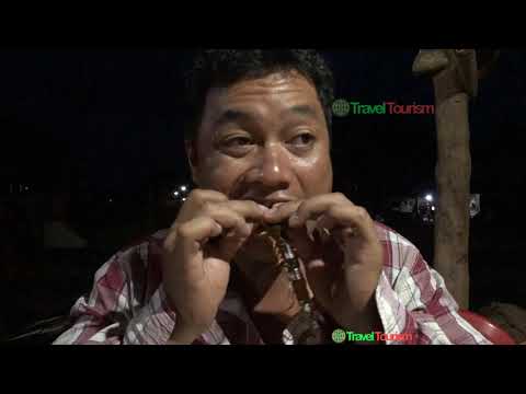 Youtube: Brave Man Eating Centipede Show