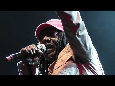 Youtube: Alpha Blondy - Peace In Liberia - WOMAD 2011 Charlton Park