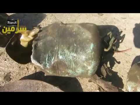 Youtube: ادلب سرمين:إحدى براميل الكيماوي التي تم إلقائها على مدينة سرمين من قبل قوات الاسد 17_3_2015