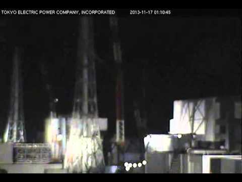 Youtube: 2013.11.17 01:00-02:00 / ふくいちライブカメラ (Live Fukushima Nuclear Plant Cam)