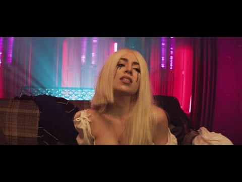 Youtube: Ava Max - Sweet but Psycho [Official Music Video]