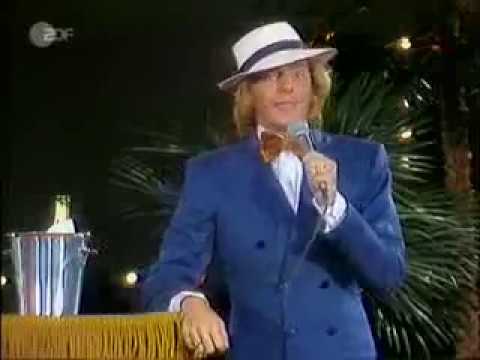Youtube: Barry Manilow - Copacabana - 1978.