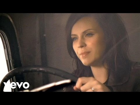 Youtube: Amy Macdonald - Love Love (Official Video)