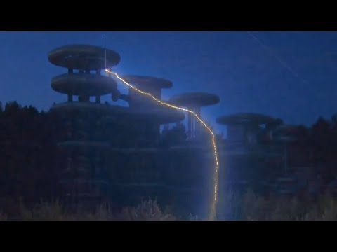 Youtube: 'Tesla Tower' video: Futuristic high voltage machine in lightning action near Moscow