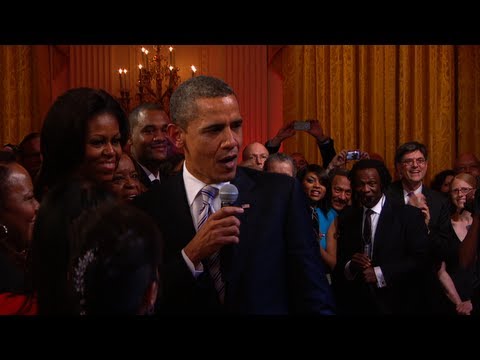 Youtube: President Obama Sings "Sweet Home Chicago"