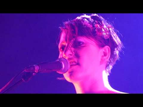 Youtube: 11. Die Seeräuber-Jenny (Cover) - Amanda Palmer, Arena, Vienna, Austria 31/1 2010
