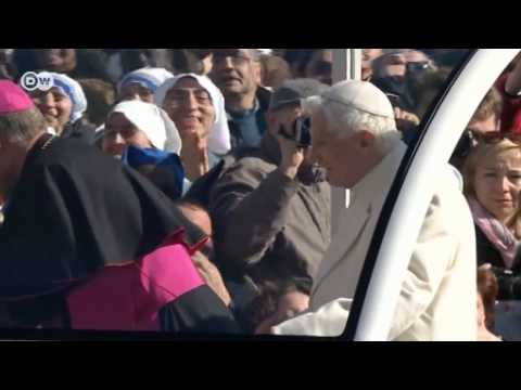 Youtube: Petersplatz, Rom: Papst Benedikt verabschiedet sich