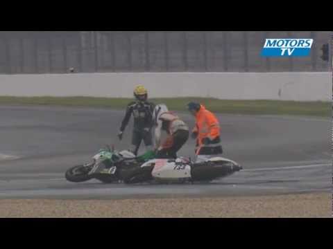 Youtube: An unusual crash for two race bikes