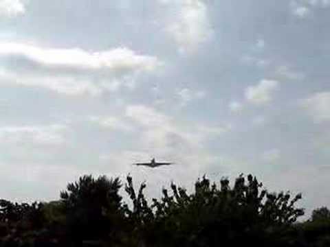 Youtube: Airbus A380 im Tiefflug über Berlin-Tempelhof
