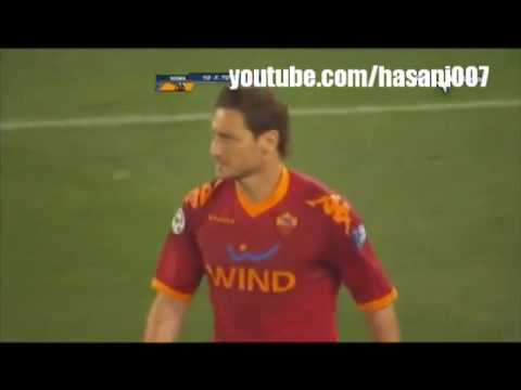 Youtube: Totti Kicks Balotelli !!