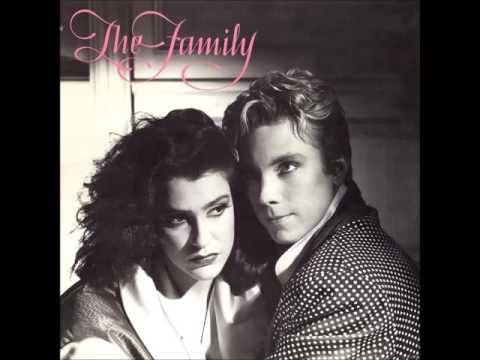 Youtube: The Family - Nothing Compares 2 U (1985, Original Version written and produced by Prince) 王子