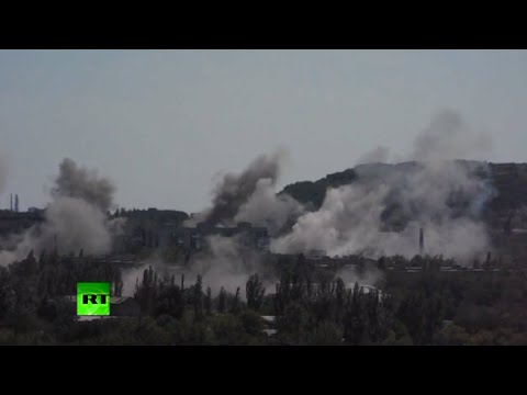 Youtube: RAW: E. Ukraine city of Gorlovka under heavy bombardment