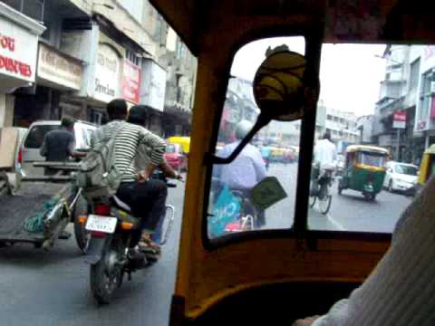 Youtube: Taxifahrt in Ahmedabad / Indien