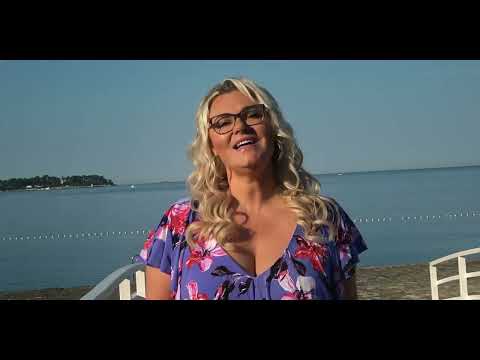 Youtube: Manuela Lorenz  - Unser Sommertraum (Offizielles Video)