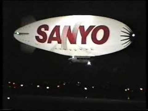 Youtube: Lighted Sanyo Airship (Blimp - Zeppelin) at Night
