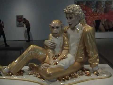 Youtube: マイケル・ジャクソン追悼ツアー：マイケルとバブルス君の黄金の銅像