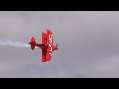 Youtube: 2012 R.I. Airshow at Quonset - Sean D. Tucker & the Oracle Challenger III