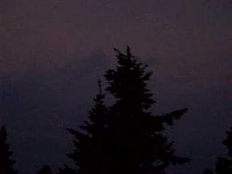 Youtube: rote leuchtkugeln am himmel