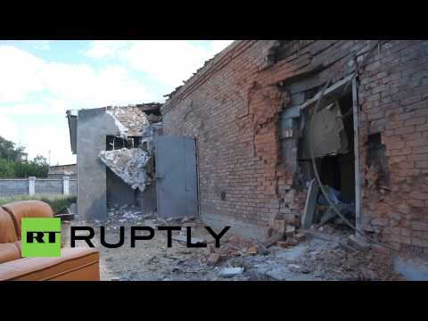 Youtube: Ukraine: Shelling destroys church in eastern Slavyansk
