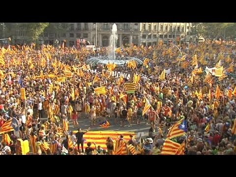 Youtube: Espagne: la crise intensifie le désir d'indépendance en Catalogne