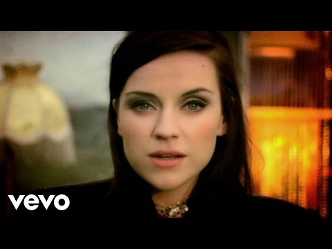 Youtube: Amy Macdonald - Spark (Official Video)