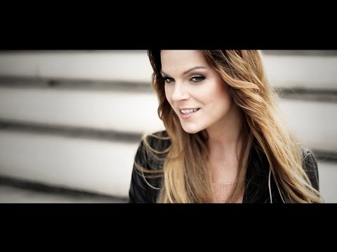 Youtube: Saskia Leppin - Phänomenal ( Das offizielle Musikvideo )