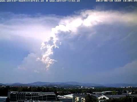Youtube: Explosionen am Linzer Himmel vom 18.6.2013 wetter-linz.at