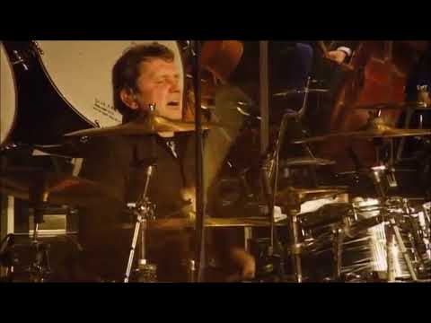 Youtube: Puhdys - Wenn Träume Sterben 2009 (Live mit Jan Josef Liefers)