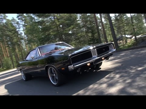 Youtube: LOUD 1969 Dodge Charger R/T - amazing V8 sound!!