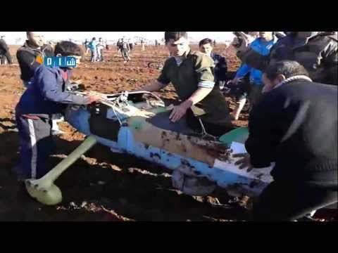 Youtube: شام حمص الغنطو طائرة الاستطلاع التي تم اسقاطها على يد الجيش الحر 19 12 2013 جـ3