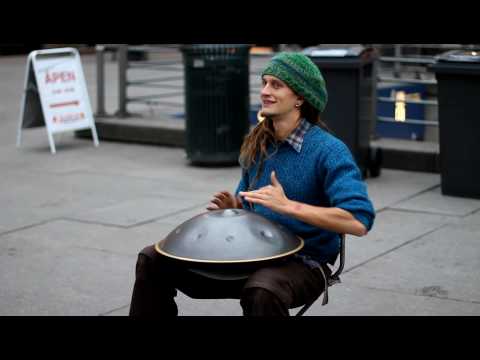 Youtube: Street musician with unbelievable instrument! (Daniel Waples)