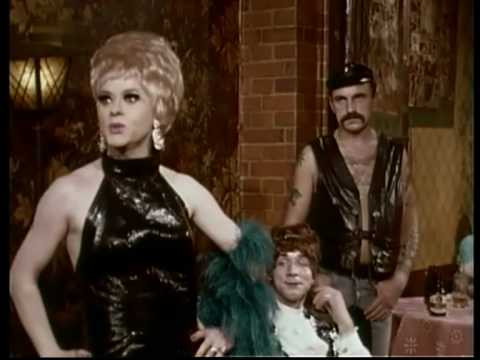Youtube: Schwulsein 1971 - Teil 9 (Transvestiten)