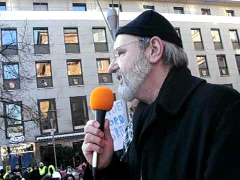 Youtube: 10.01.2009 Demo in Mainz gegen das Massaker in Palästina ! Respekt Pfarrer Ingo Roer !!!