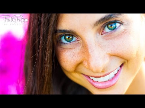 Youtube: How My Eyes Changed Color Eating FullyRaw