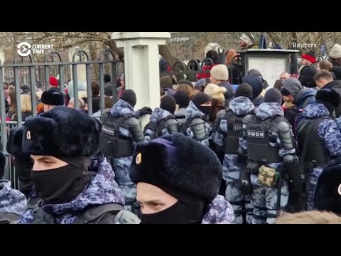 Youtube: 'We Need To Speak Up': Russians Honor Navalny Amid Heavy Police Presence At His Funeral