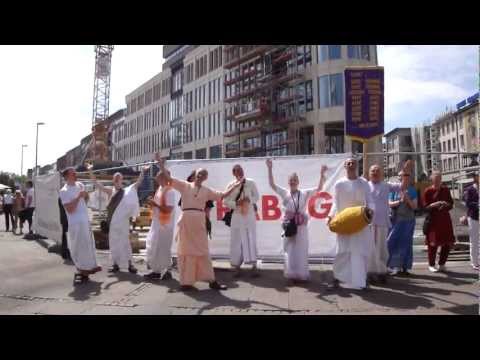 Youtube: Hannover: Die Hare Krishna Sekte am Kröpcke 16.07.2011 [HD]