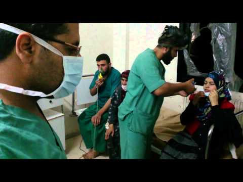 Youtube: حماه-كفرزيتا-أحد الاطباء يتحدث عن حالات الاختناق والتي فاق عددها 50 حاله