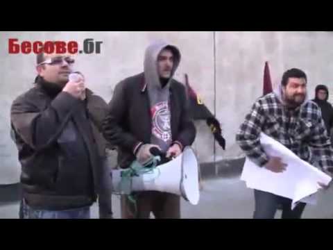 Youtube: Kingdom Hall Of Jehovah's Witnesses Attacked During Memorial in Bulgaria - YouTube.flv