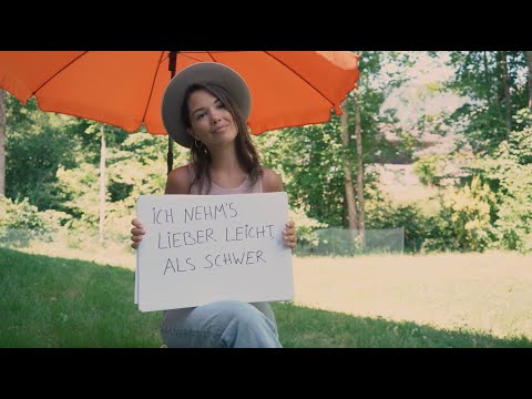 Youtube: Clara Louise - Lieber leicht [Official Music Video]