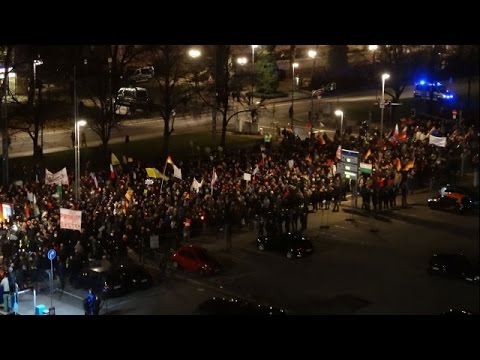 Youtube: LIVE: Camera in the heart of PEGIDA’s Dresden demo (23 Feb)