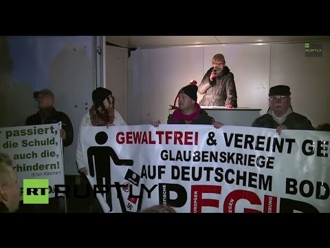 Youtube: LIVE: camera in the heart of PEGIDA’s Dresden demo (16 Feb)